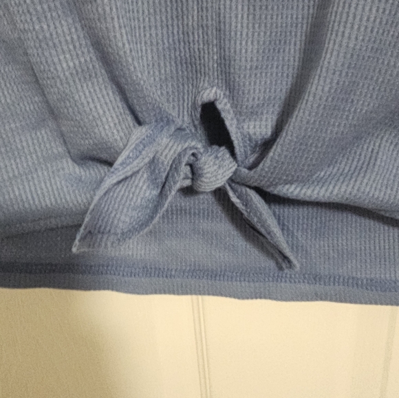 Color Block Top - Picture 3 of 4